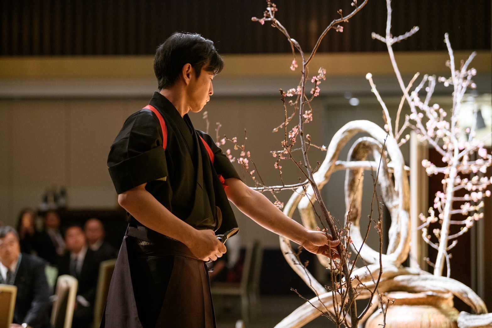 日本華道松風流四世家元塚越應駿的華道現場演繹